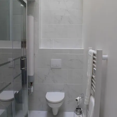 Paul Sabatier-t1-vue Sur Jardin-luxe-wifi-fi-velo Daire *